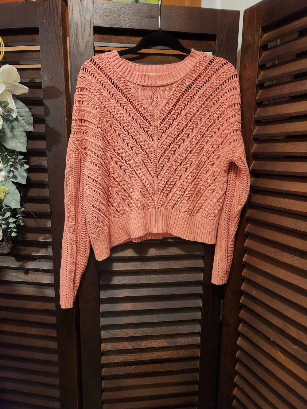 Old Navy Open-Knit Crewneck Sweater in Coral